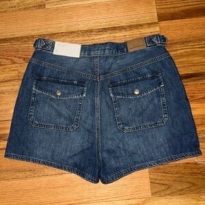American Eagle Outfitters NWT Highest Rise Mom Short size 8